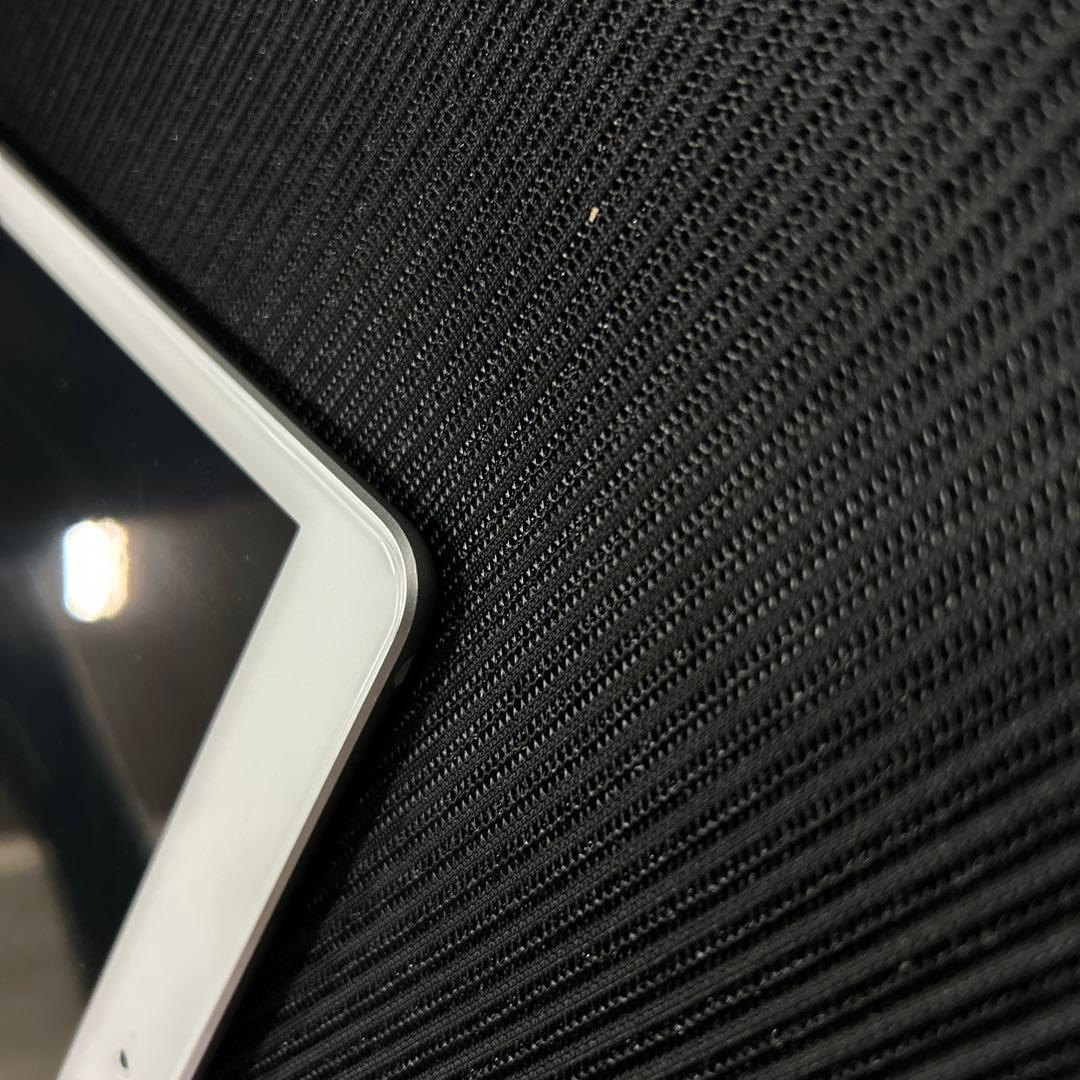 Apple iPad (第８世代) Wi-Fi 32GB シルバー