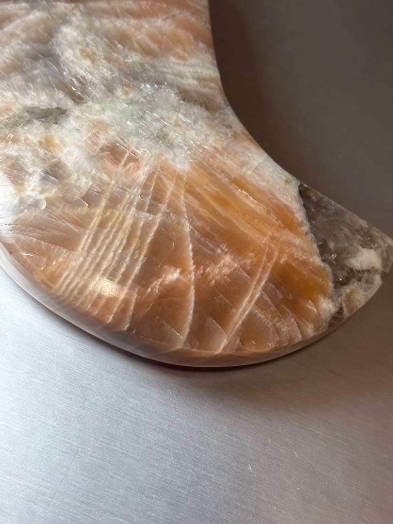 サンandムーンストーン　月型置物　293g 天然石