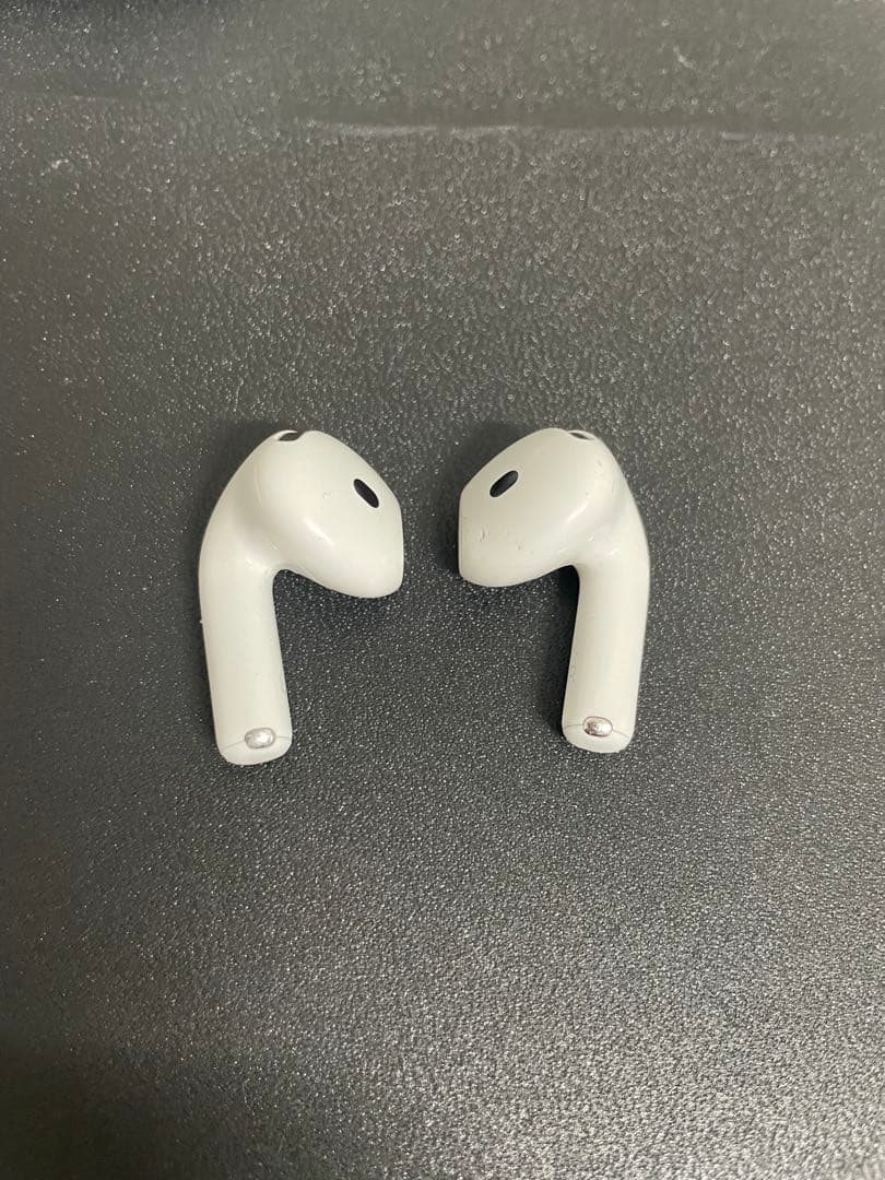 【送料込み!!】AirPods 4 本体 ホワイト【訳あり!!】