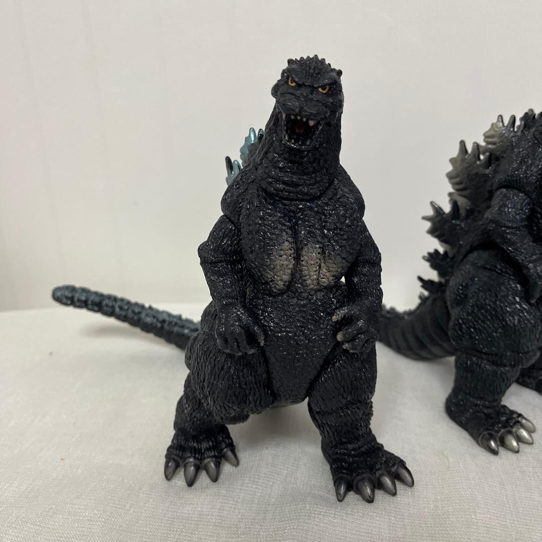 ゴジラ　フィギュア2体　日本製　東宝映画　バンダイ　ソフビ