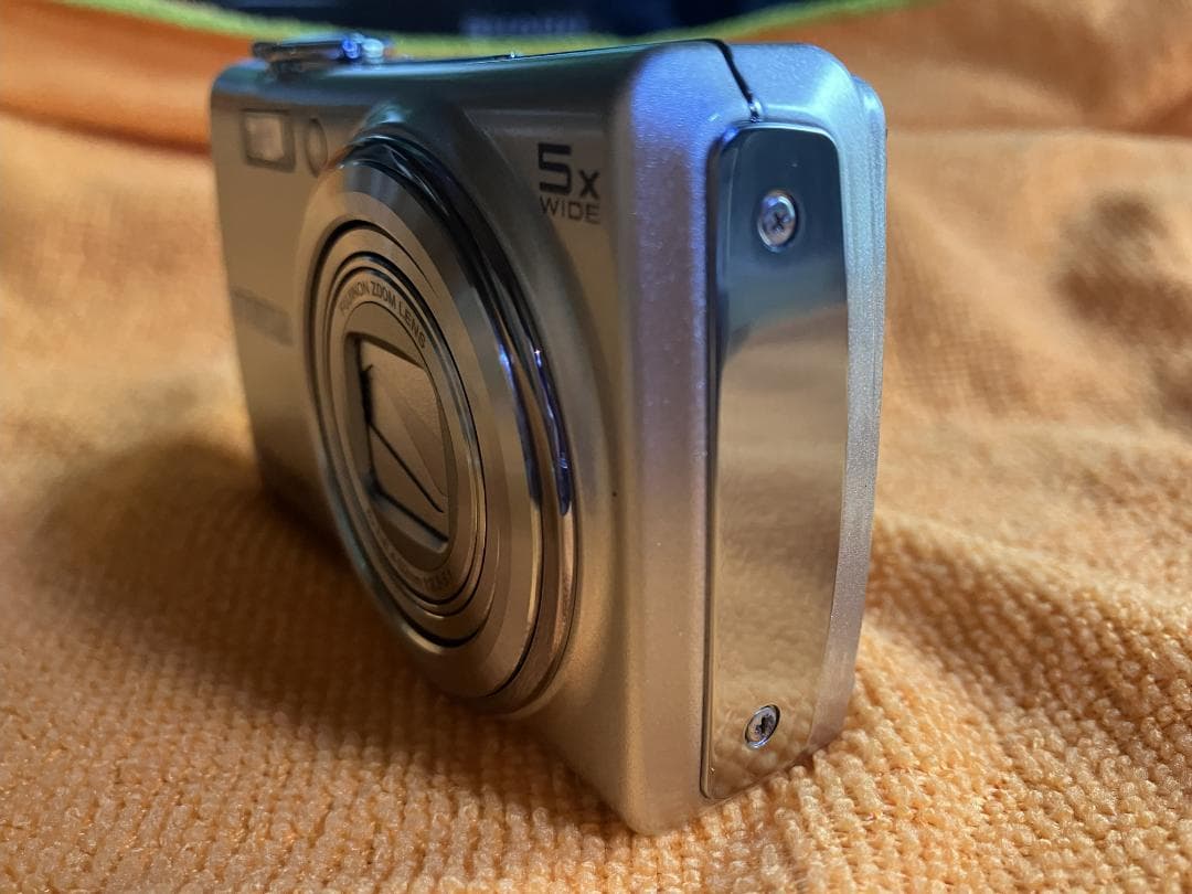 デジタルカメラ FUJI F200EXR