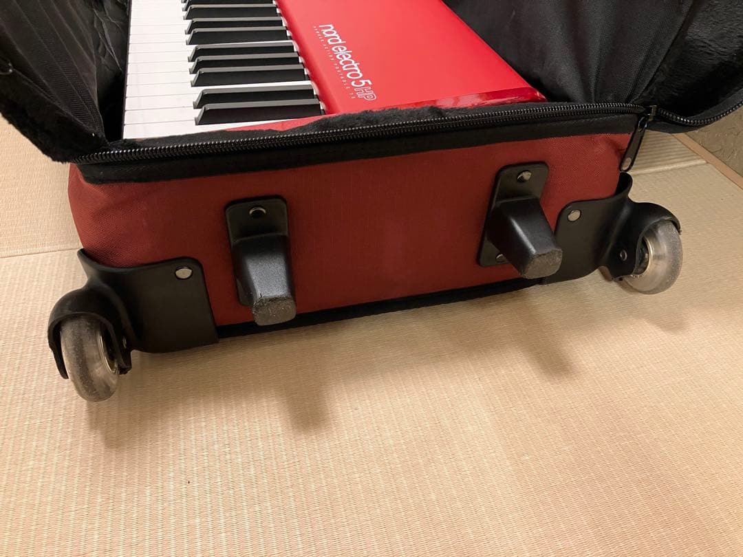 nord electro 5 HP（純正ケース付）