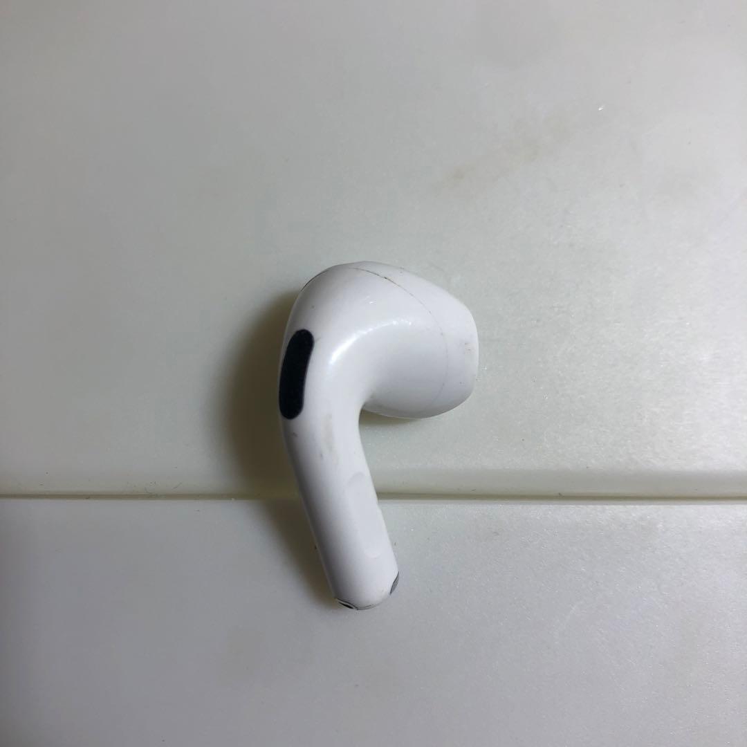 Apple AirPods 第4世代　A3055 右側　右　右耳