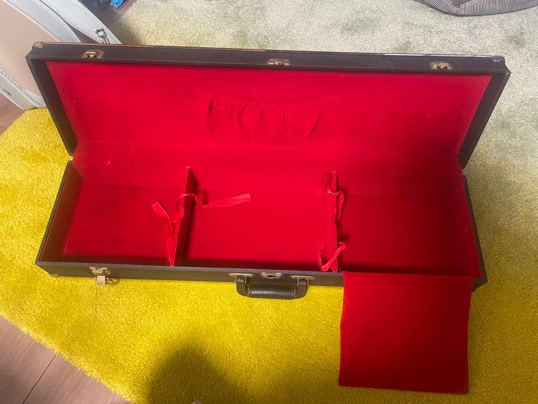 三線 本体 本革強化張 棹重量532g ケース付き