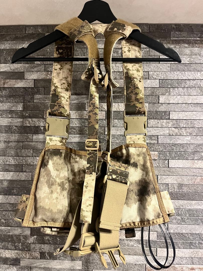 VOLK TACTICAL GEAR チェストリグ 迷彩 A-Tacs