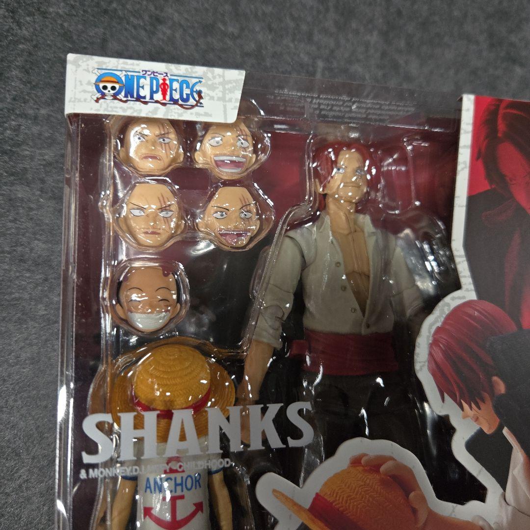 TAMASHII NATIONS-ワンピース-シャンクス&モンキー·D·ルフィ