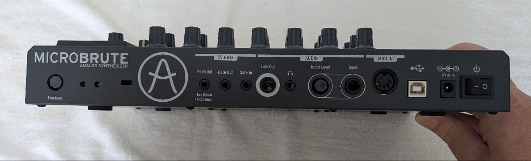 Arturia MicroBrute アナログシンセサイザー マイクロブルート