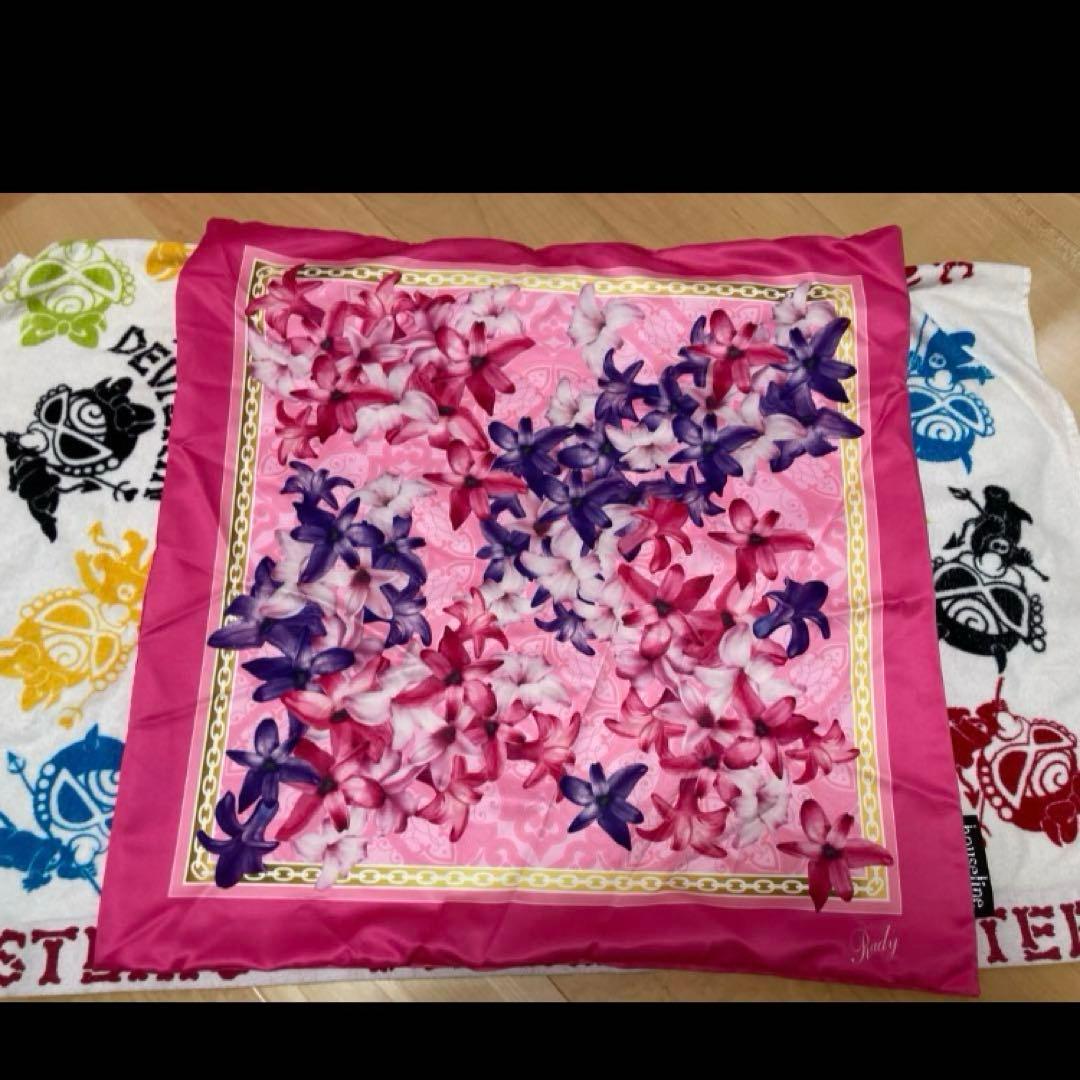 Redy エレガントフラワー クッション 60×60