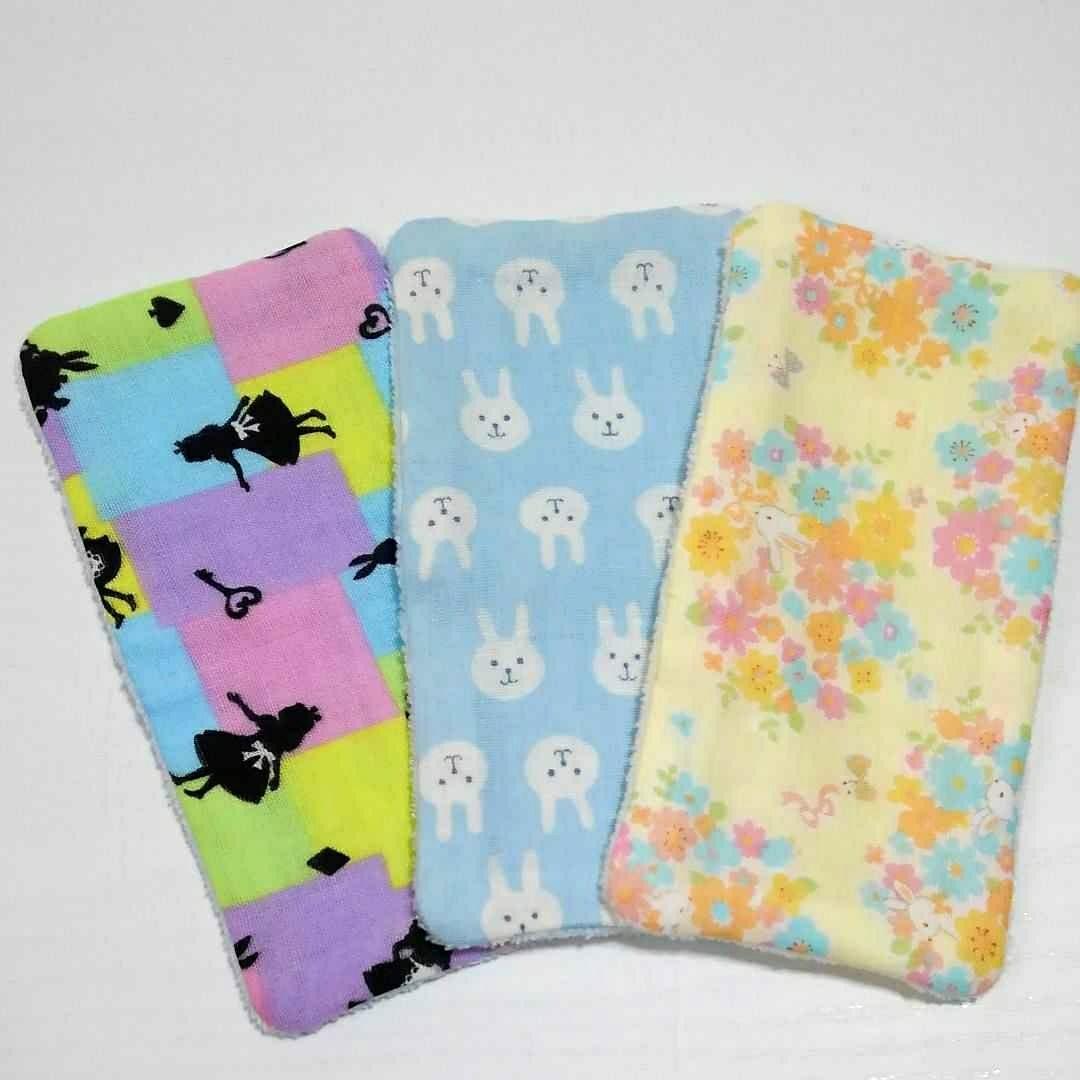 【001】ハーフサイズ　ガーゼハンカチ　ガーゼタオルハンカチ　ハンドメイド