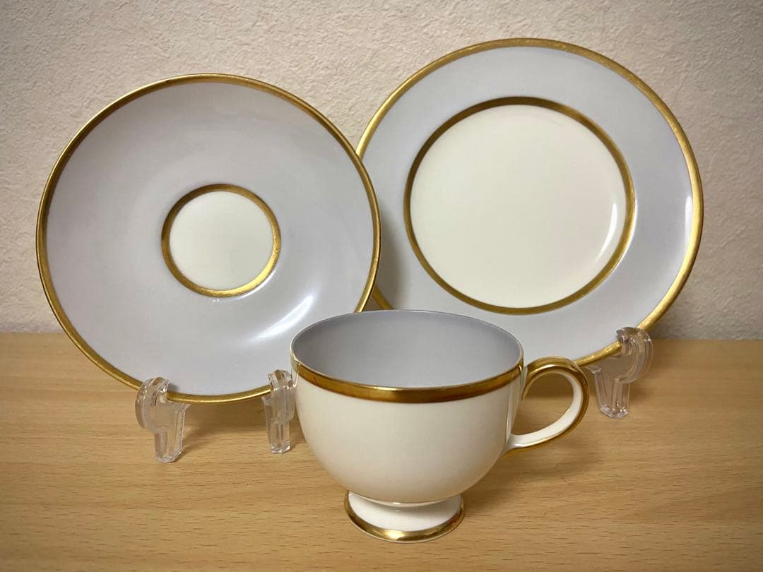 ウェッジウッド Ｗ4179 トリオ　美品だか金彩にスレあり
