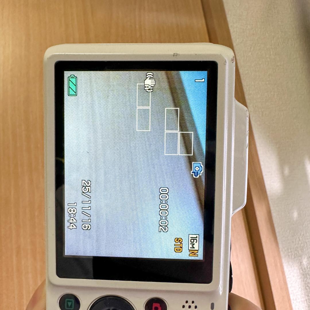 CASIO EXILIM EX-H60 ホワイト　カシオ エクシリム