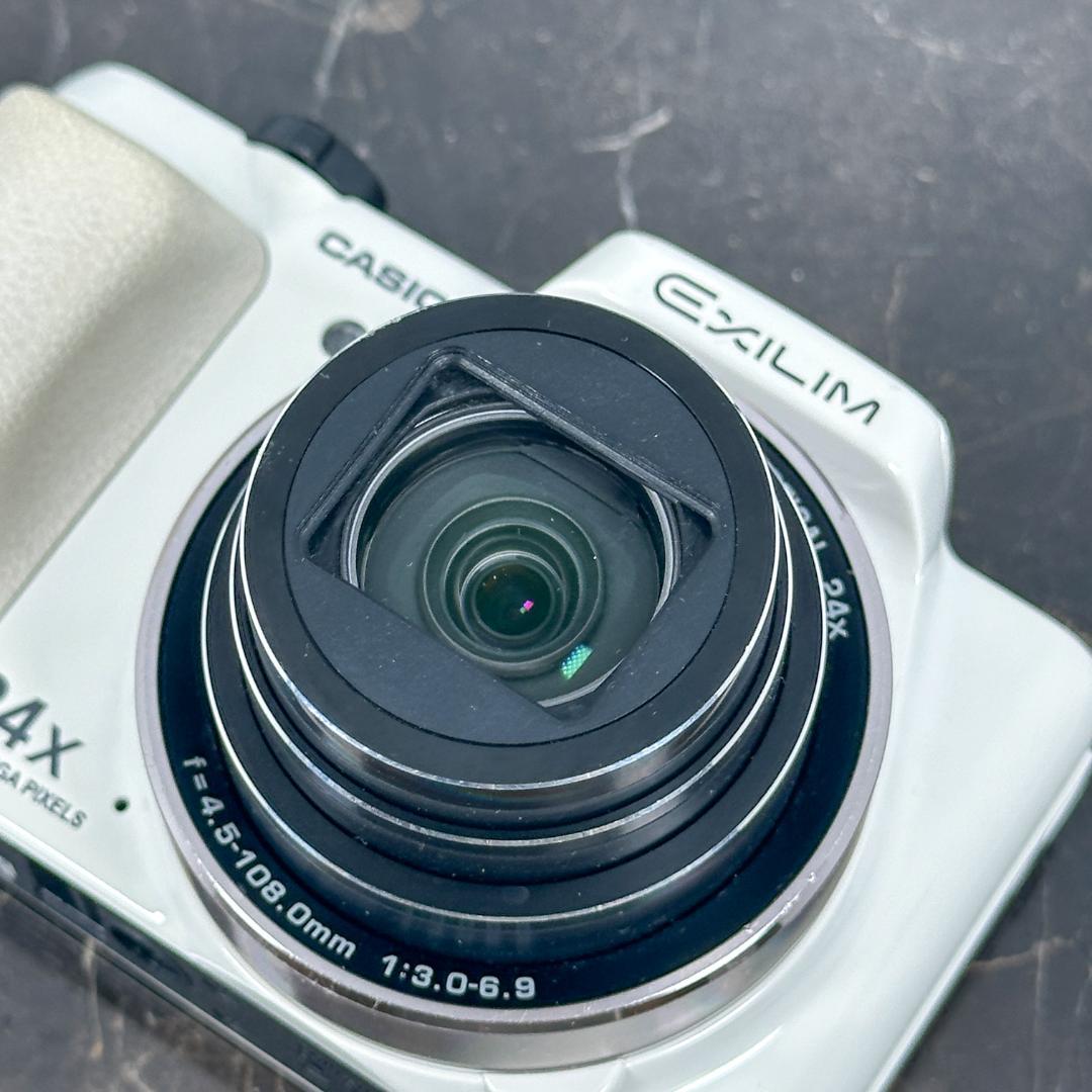CASIO EXILIM EX-H60 ホワイト　カシオ エクシリム