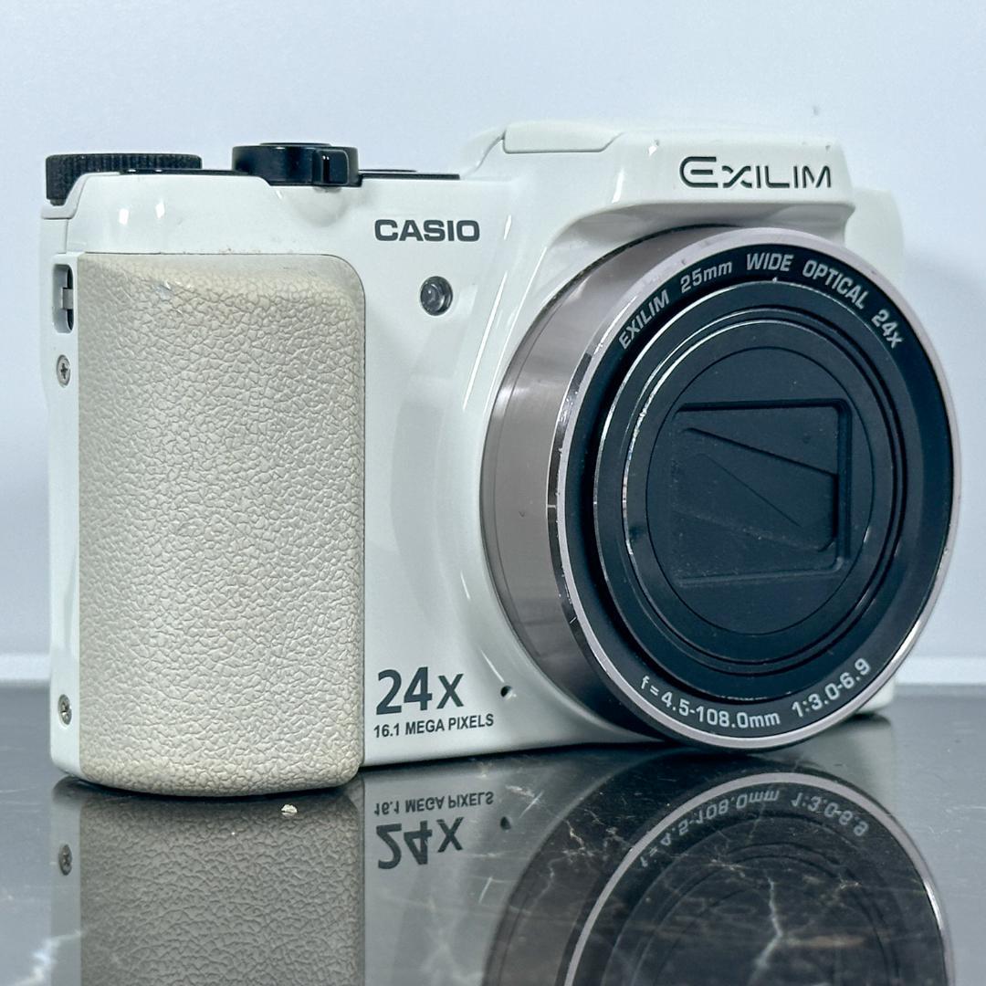 CASIO EXILIM EX-H60 ホワイト　カシオ エクシリム
