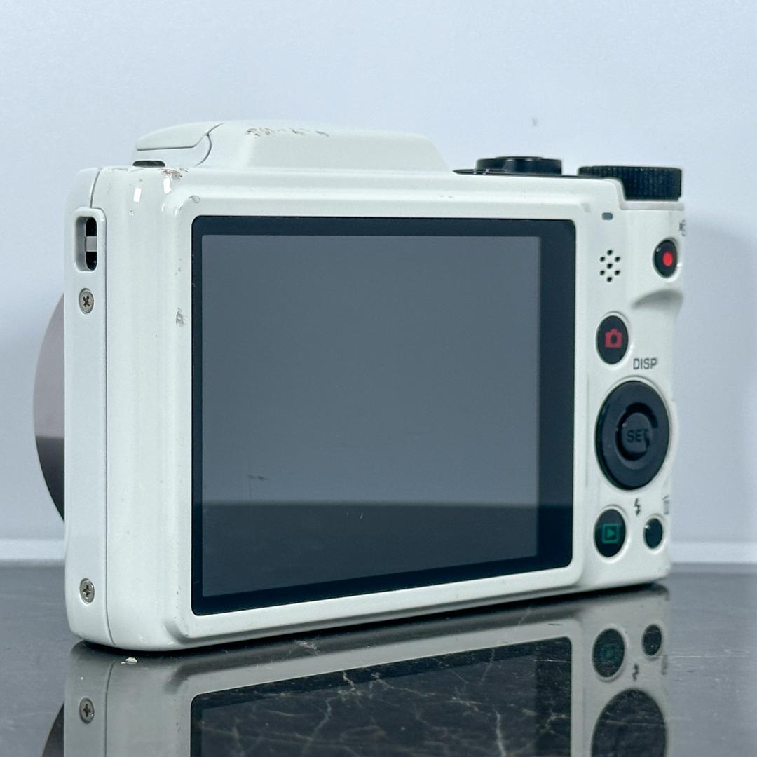 CASIO EXILIM EX-H60 ホワイト　カシオ エクシリム