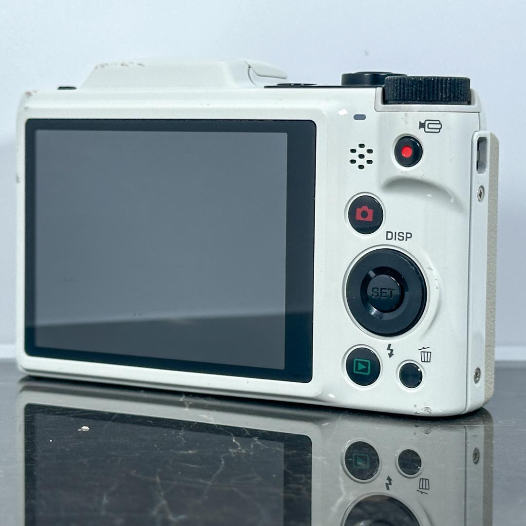 CASIO EXILIM EX-H60 ホワイト　カシオ エクシリム