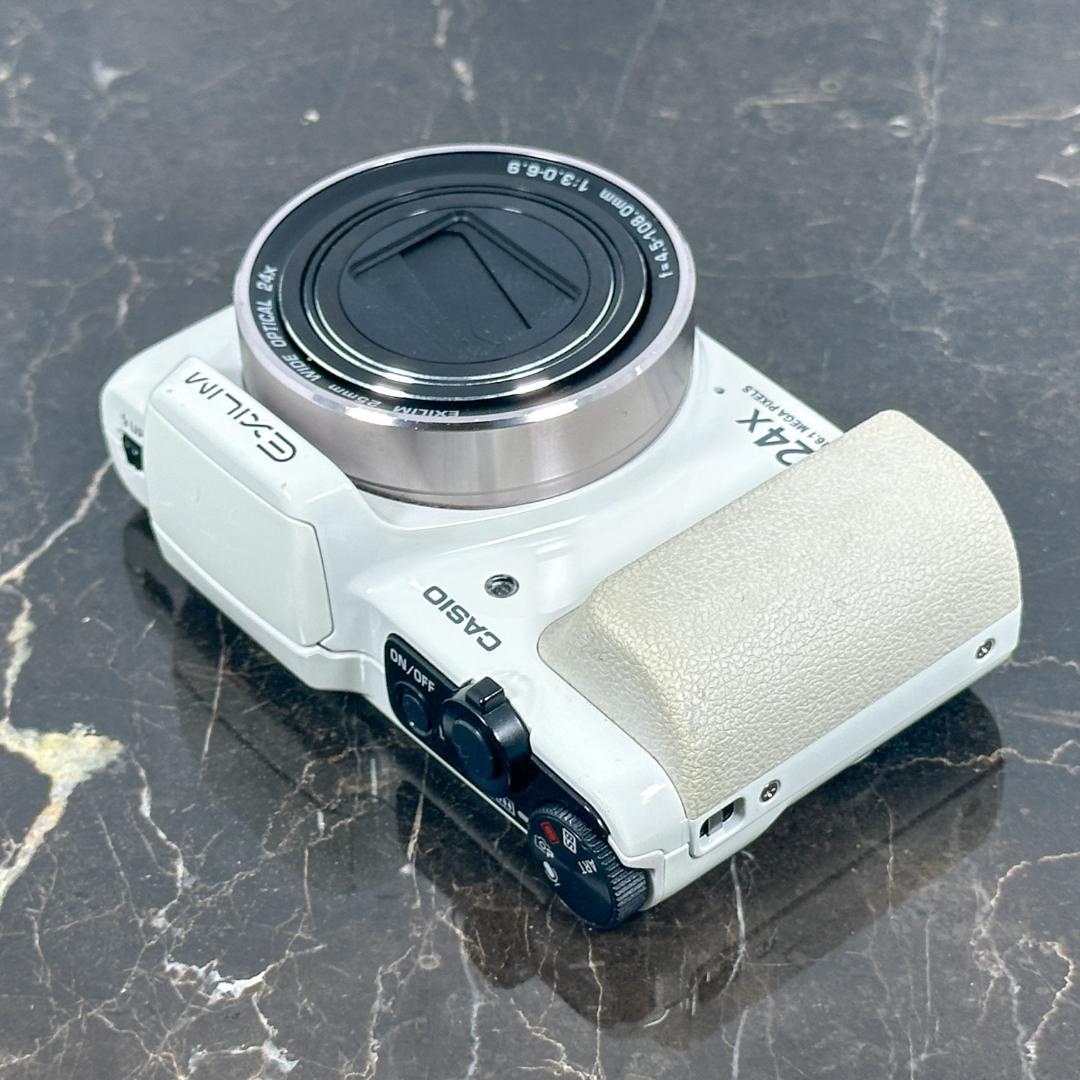 CASIO EXILIM EX-H60 ホワイト　カシオ エクシリム