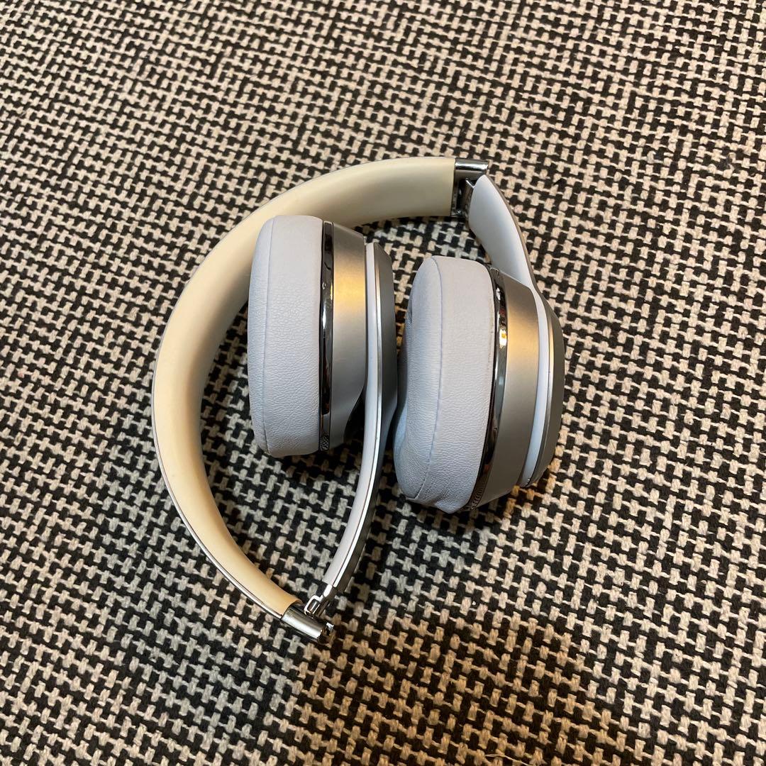 Beats by Dr Dre SOLO3 WIRELESS シルバー