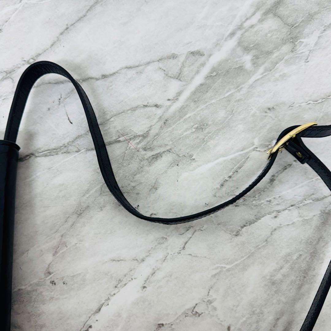 ✨YVES SAINT LAURENT✨レザー✨ネイビー✨ショルダーバッグ✨