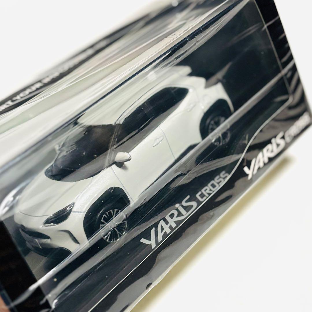 トヨタ ヤリスクロス 1/30 ミニカー ホワイトパール 新品 未開封品