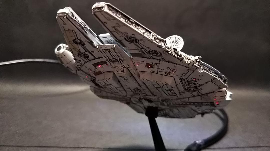 ミレニアムファルコン電飾改修 塗装済 完成品 ビークル+9Vスイッチ付電源