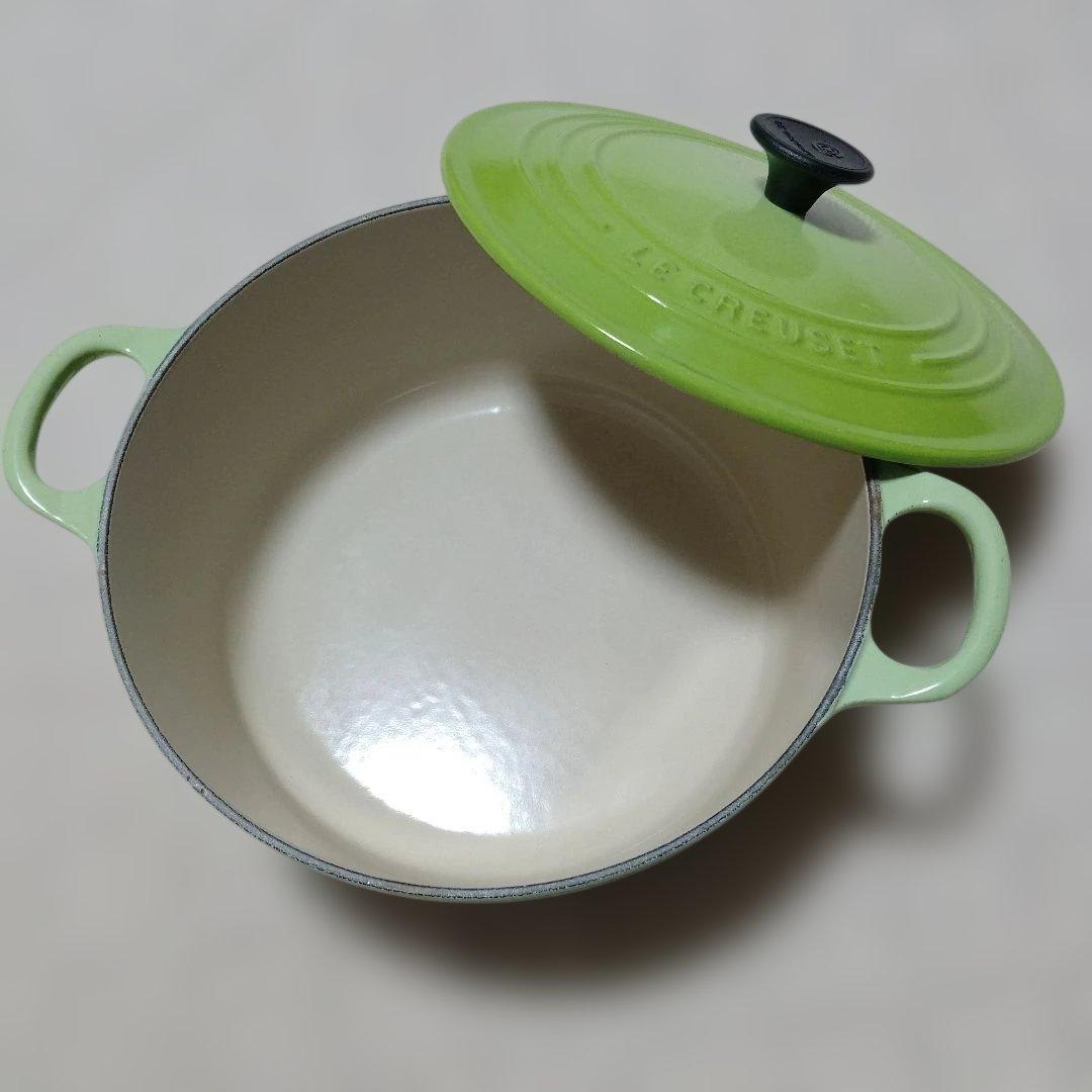 【美品】LE CREUSET 両手鍋 22cm フルーツグリーン ルクルーゼ