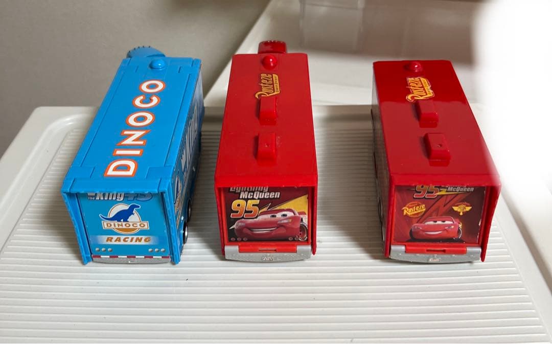 カーズ、マテル、マックトレーラー、キングトレーラー（ミニカー収納付き）