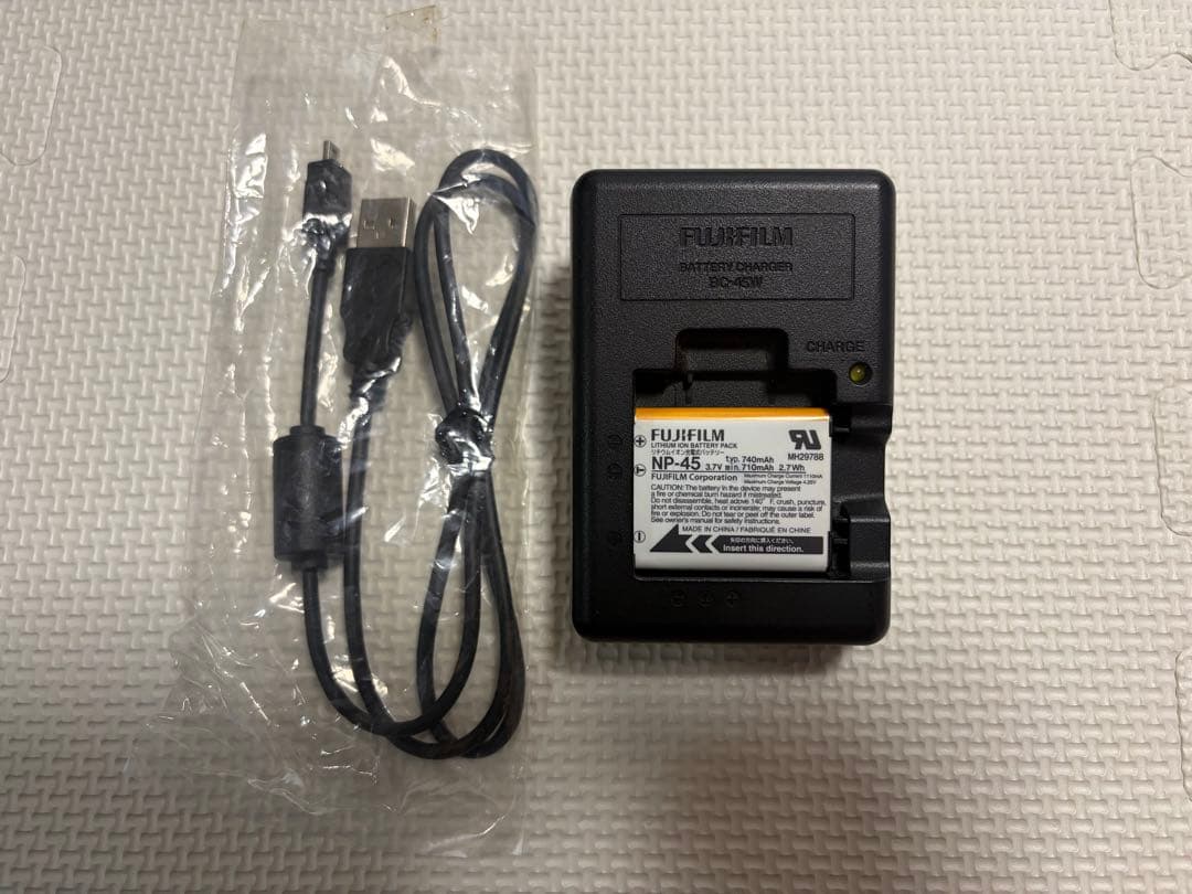 Fujifilm FinePix Z300 ホワイト コンパクトデジタルカメラ