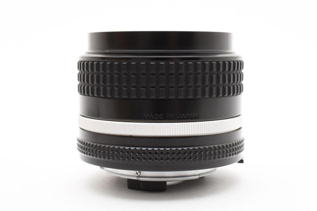 フード付き美品　Nikon Ai-s AIS Nikkor 28mm f/3.5