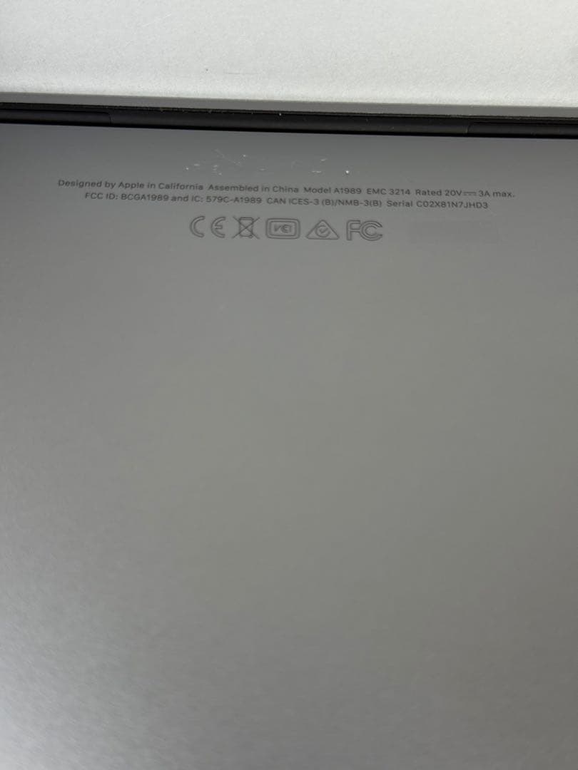Apple MacBook Pro 13（2018 ?） ジャンク品