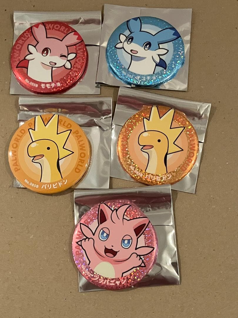 パルワールド　クリアファイル　缶バッジ　マウスパッド　ステッカー　他うちわ