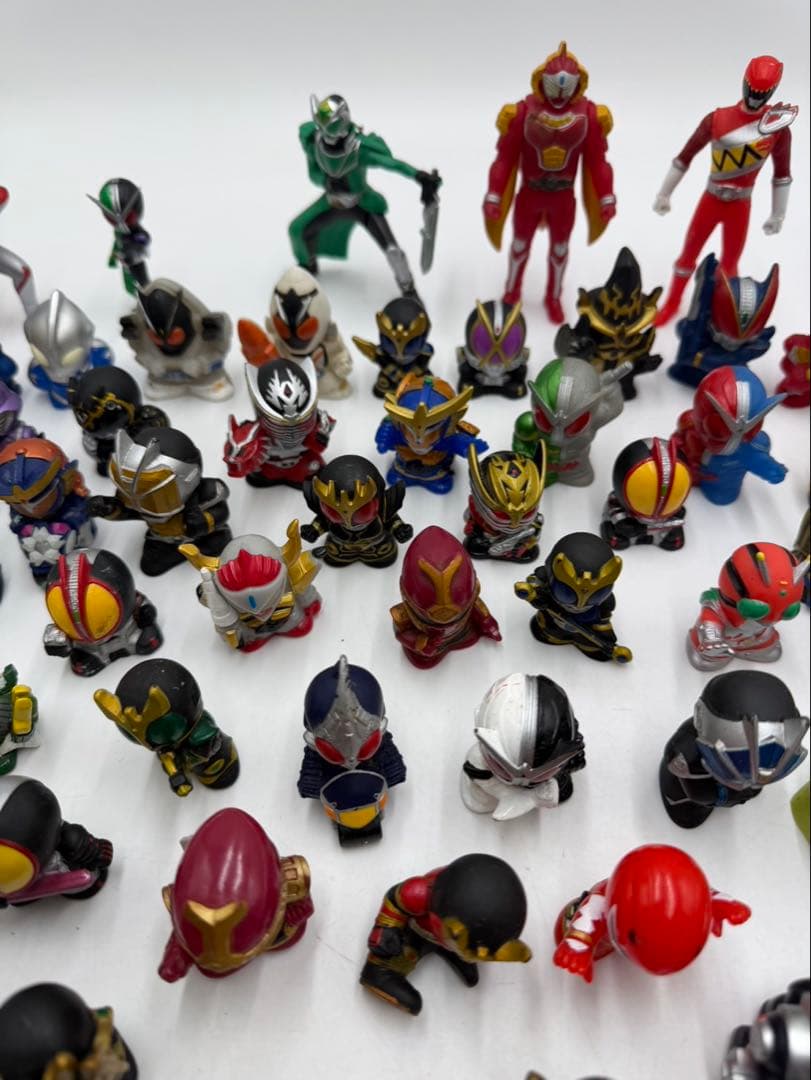 仮面ライダー　ウルトラマン　プリキュアなど　指人形　フィギュア　色々　大量