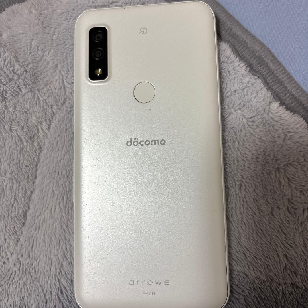 arrows F-51B docomo ホワイト 本体