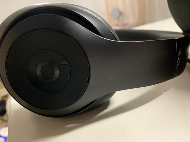 beatsヘッドホン Apple Store限定色