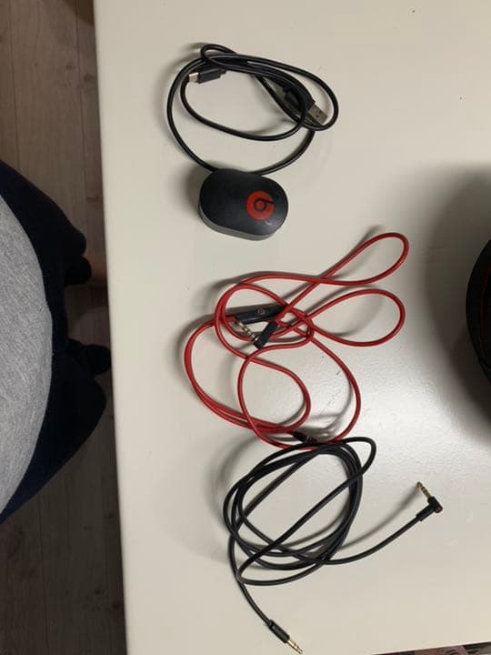 beatsヘッドホン Apple Store限定色