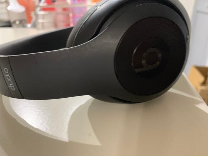 beatsヘッドホン Apple Store限定色