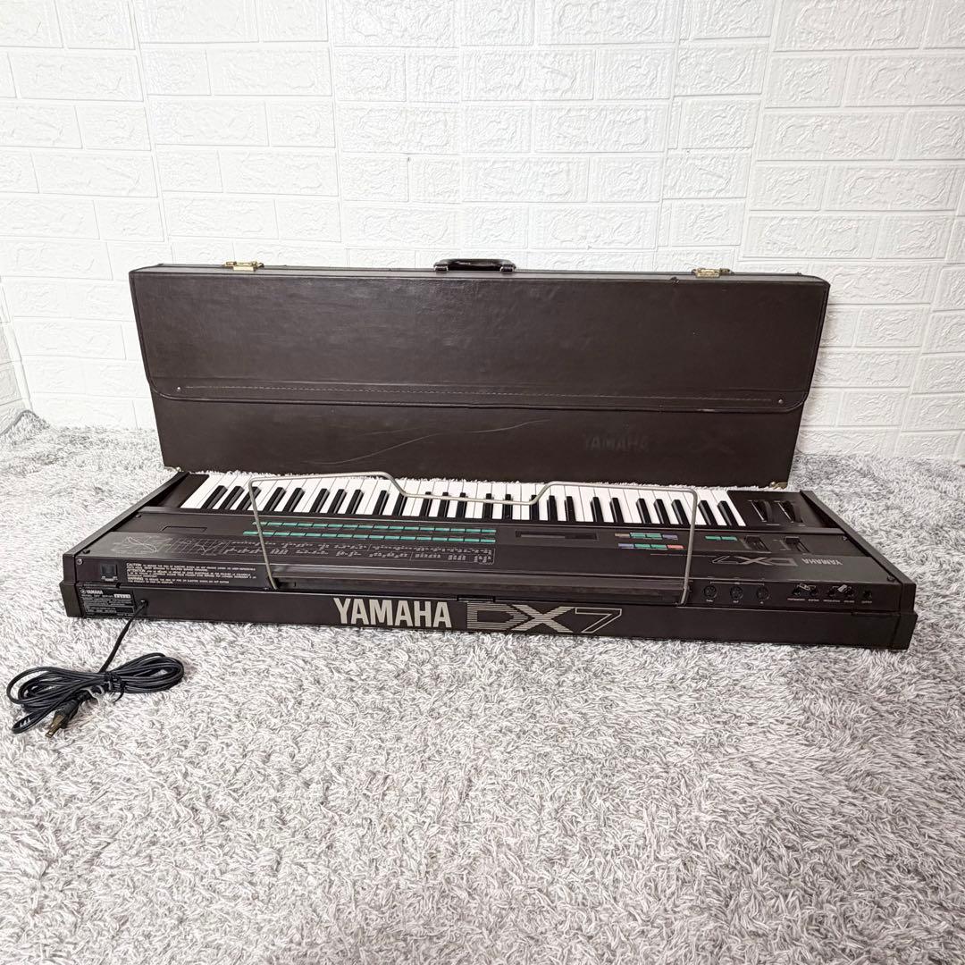 廃盤 ヤマハ シンセサイザー DX7 ハードケース付き 61鍵盤 32音色 美品