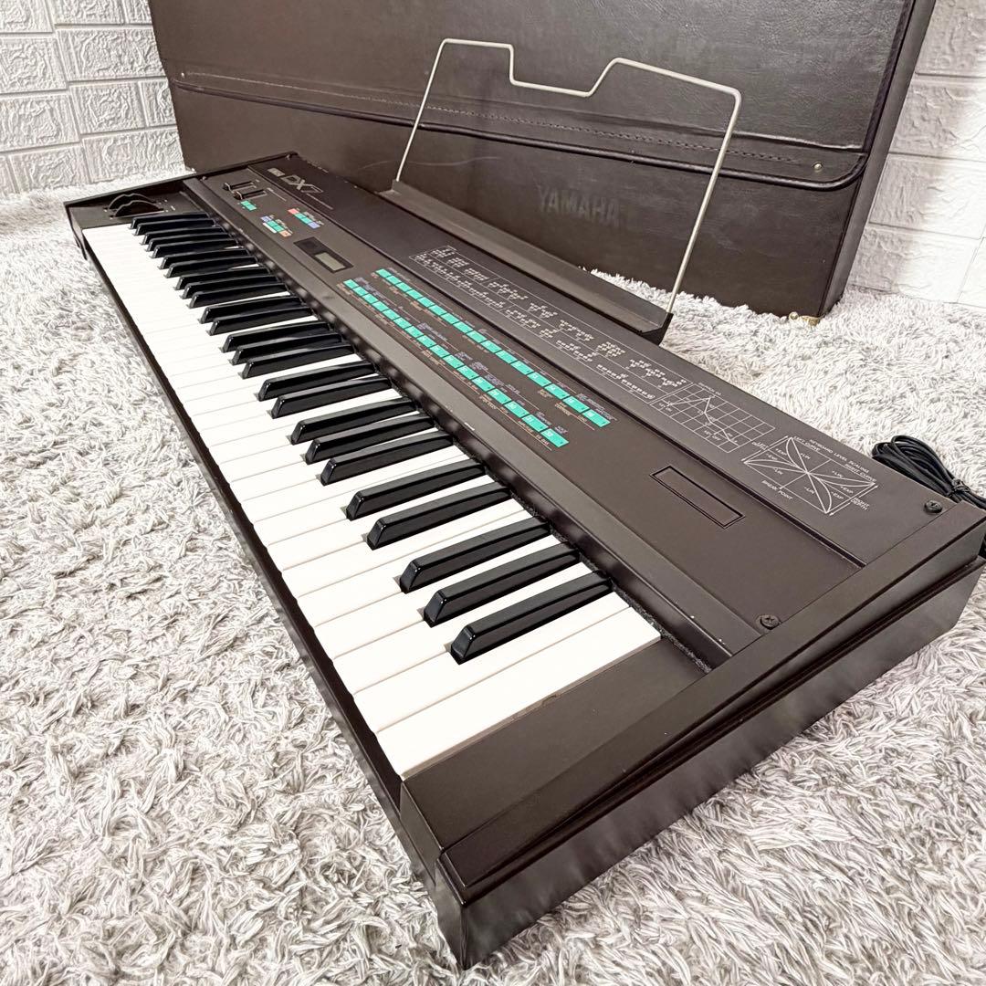 廃盤 ヤマハ シンセサイザー DX7 ハードケース付き 61鍵盤 32音色 美品