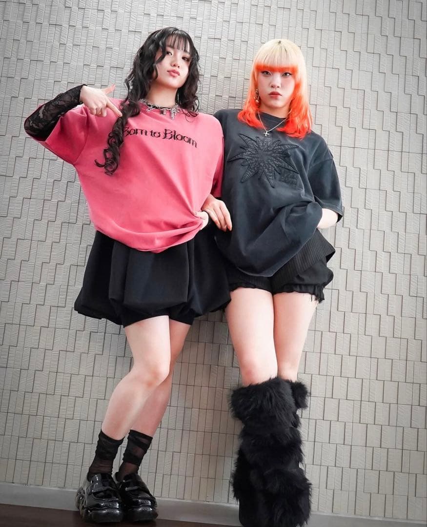 新品未開封 Lサイズ HANA Rose Tシャツ