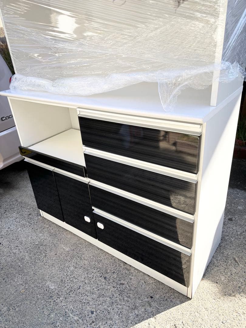 訳あり値下げ‼️ カップボード　食器棚　ブラックアンドホワイト　120cm幅