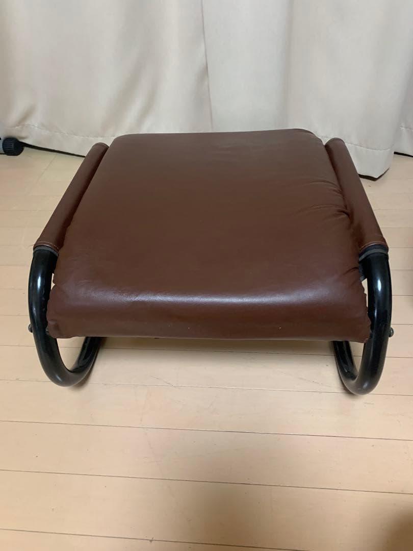 無段階リクライニング　回転　シングルソファ　茶　革　オットマン付き