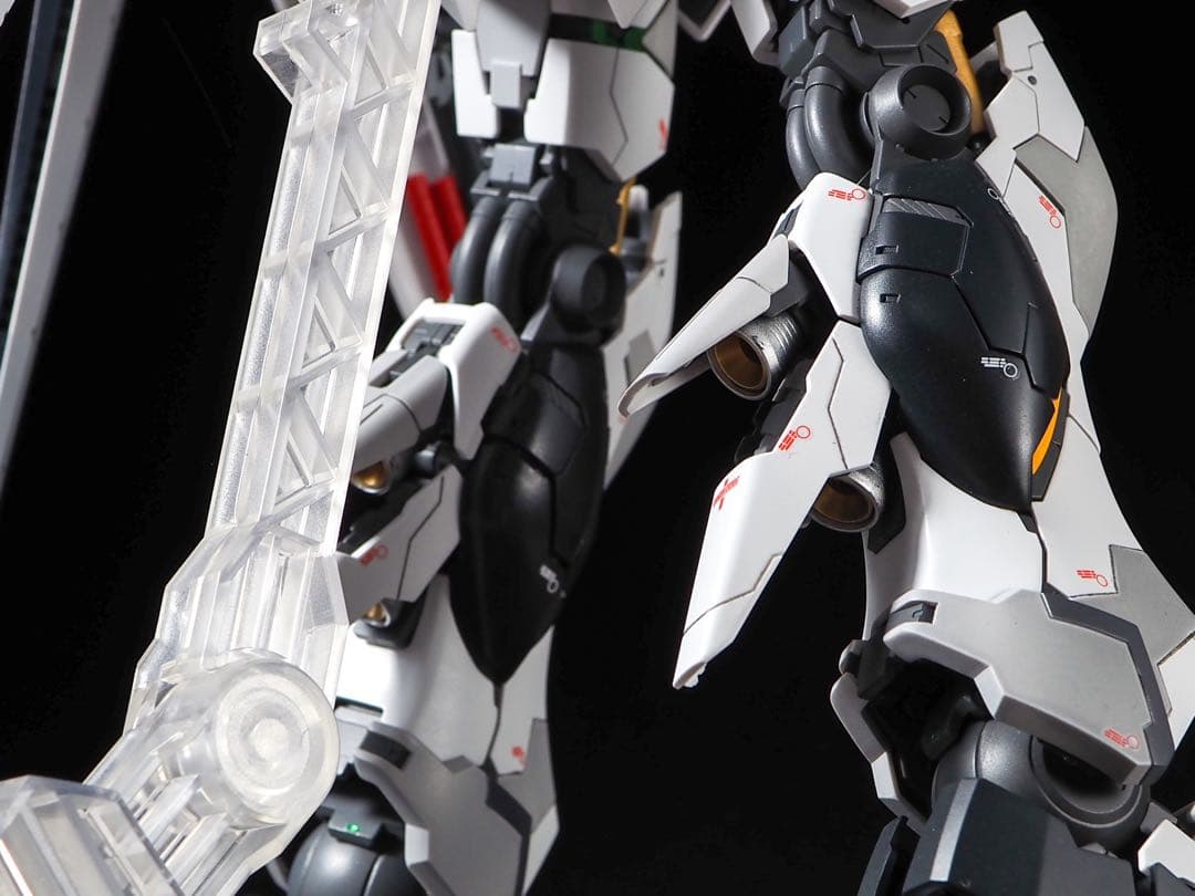 mg νガンダム　ver.ka 全塗装　完成品 筋彫り　マスキング　発光など
