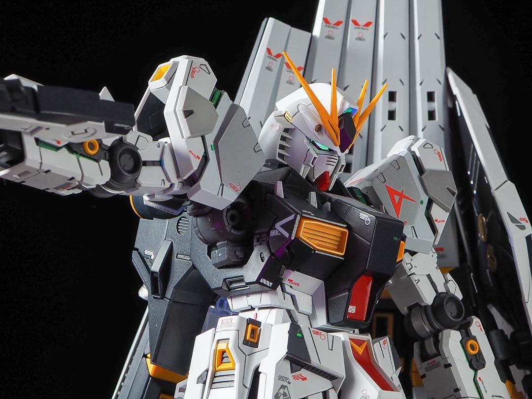 mg νガンダム　ver.ka 全塗装　完成品 筋彫り　マスキング　発光など