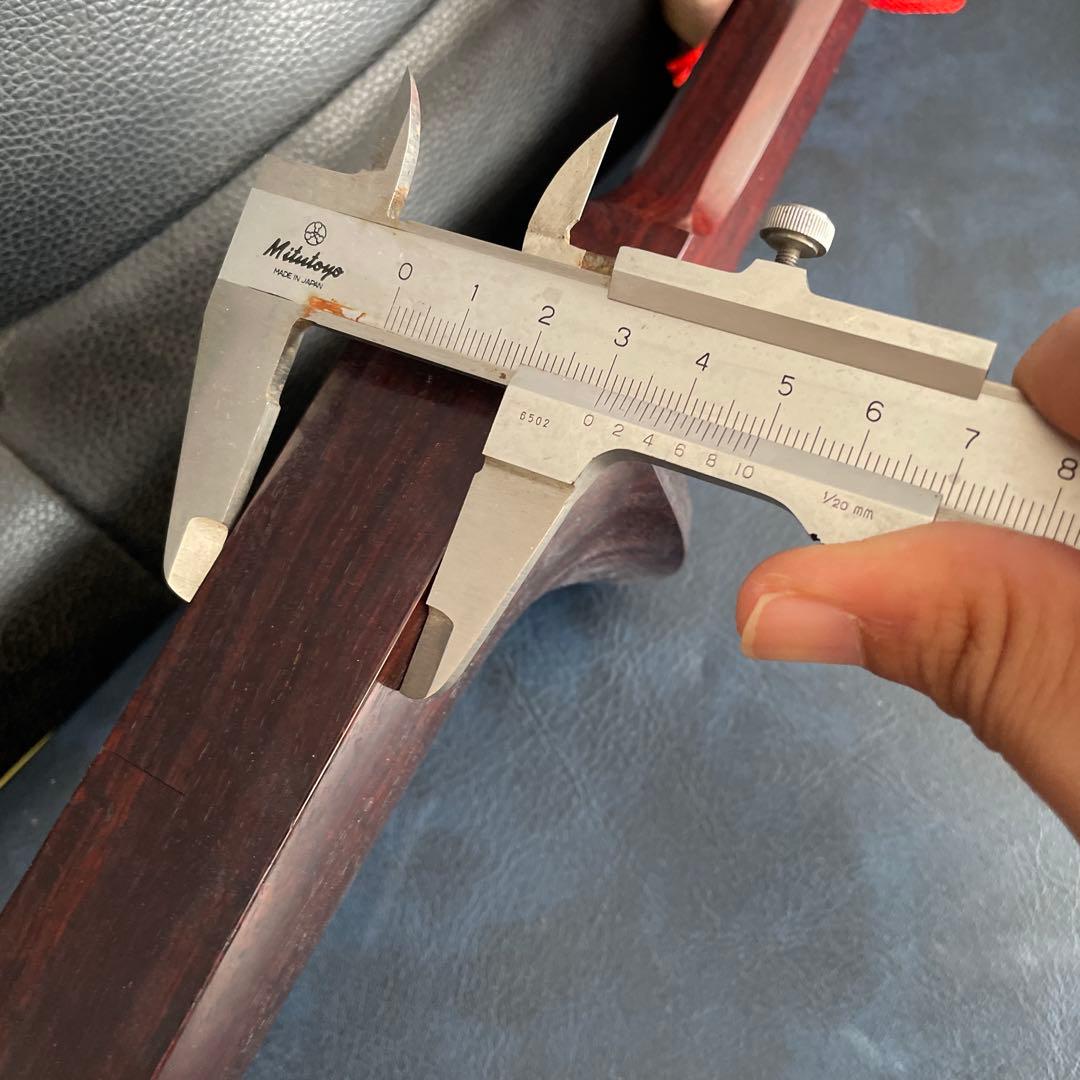 三味線 紅木 二本溝 子持綾杉胴　糸巻天然素材　皮破れなし