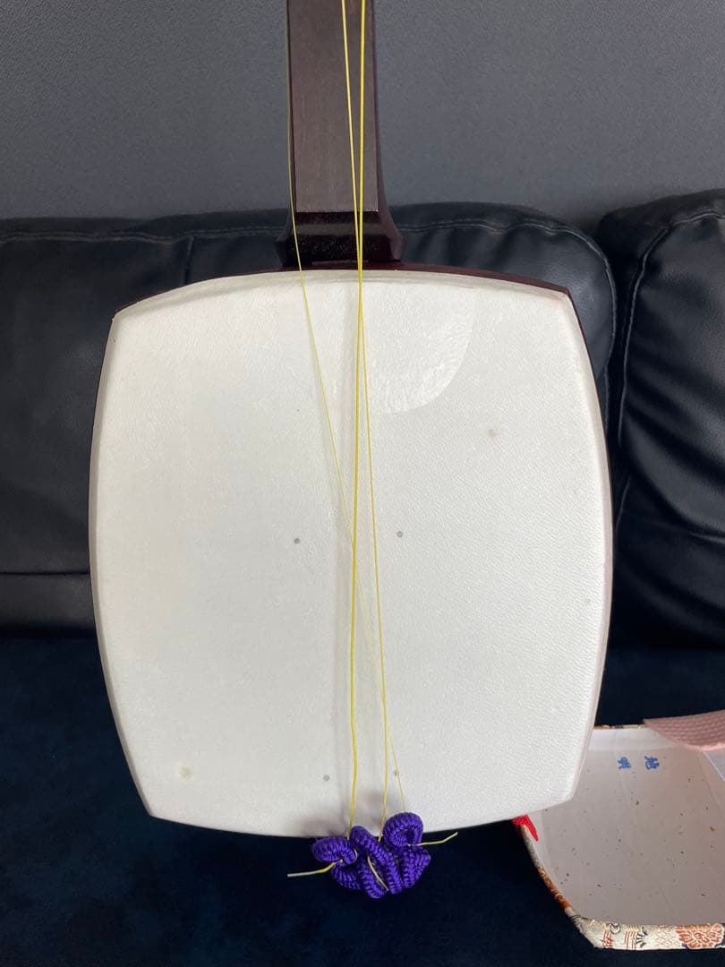 三味線 紅木 二本溝 子持綾杉胴　糸巻天然素材　皮破れなし