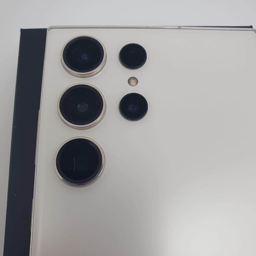 [982]Galaxy S23 Ultra 256GB クリーム　SIMフリー