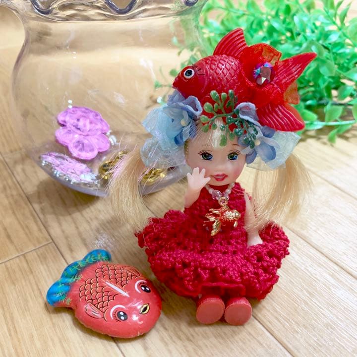 金魚の子。