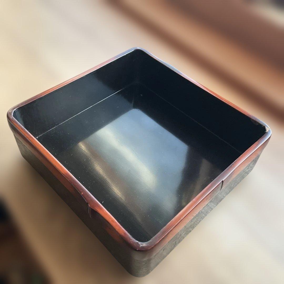 古い木製 三段重箱 黒・茶色 持ち手付き