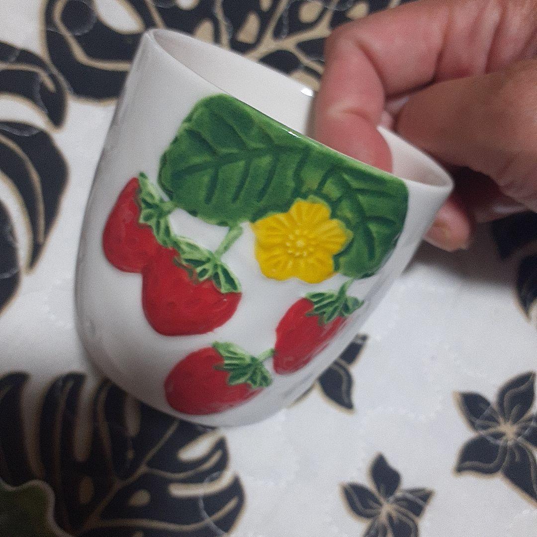 新品、イチゴデザイン陶器食器セット