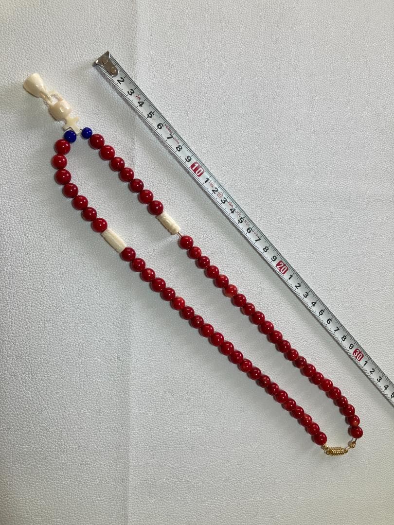 アイヌ工芸　山サンゴ　ネックレス　マッコウ鯨の飾玉付き