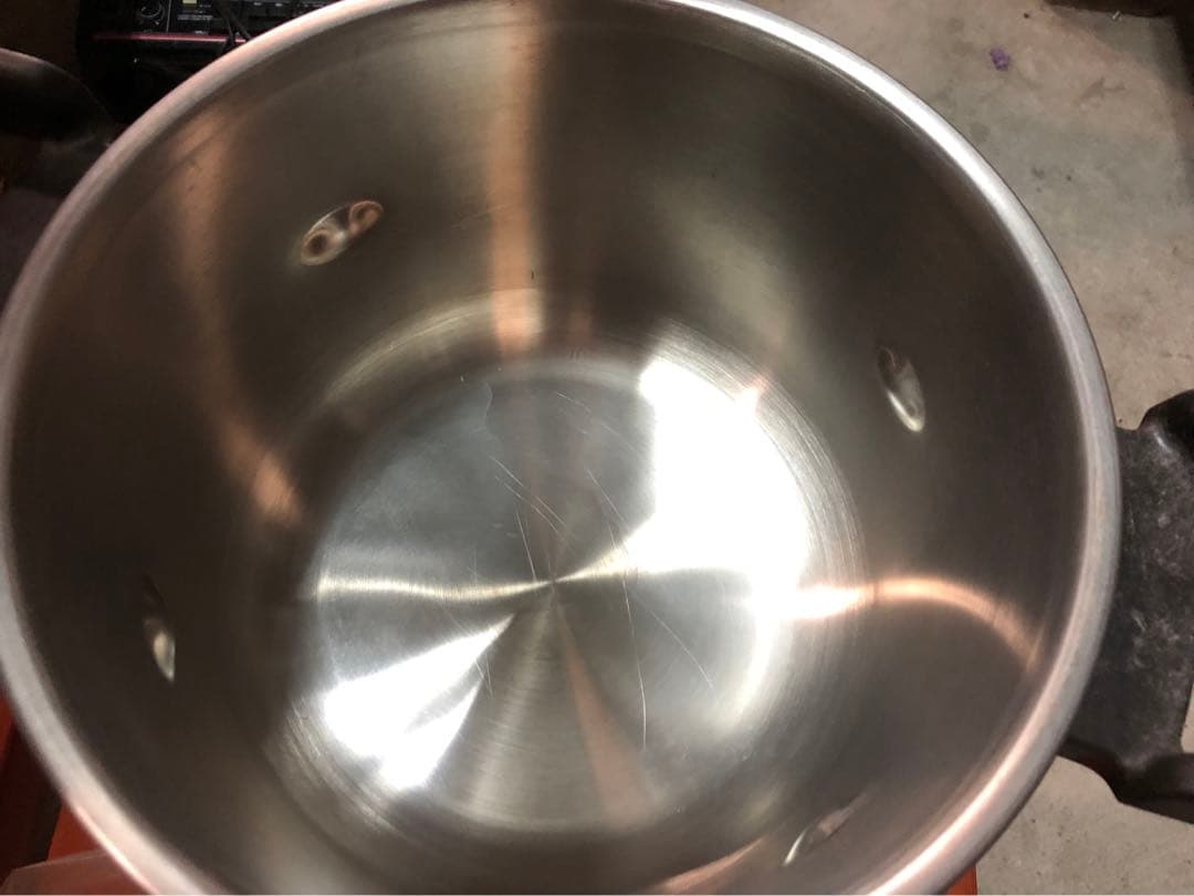 ステンレス圧力鍋 シルバー ブラック 新品